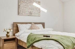 ARI Ultra Central Luxury Apartment with View to the Sky